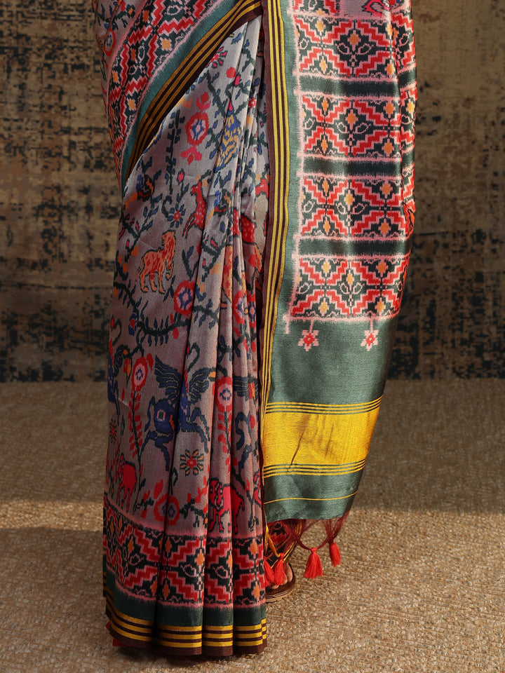 Grey Abstract Printed Silk Saree With Unstitched Blouse Piece