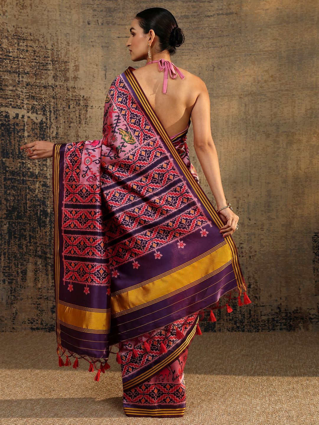 Lavender Abstract Printed Silk Saree With Unstitched Blouse Piece