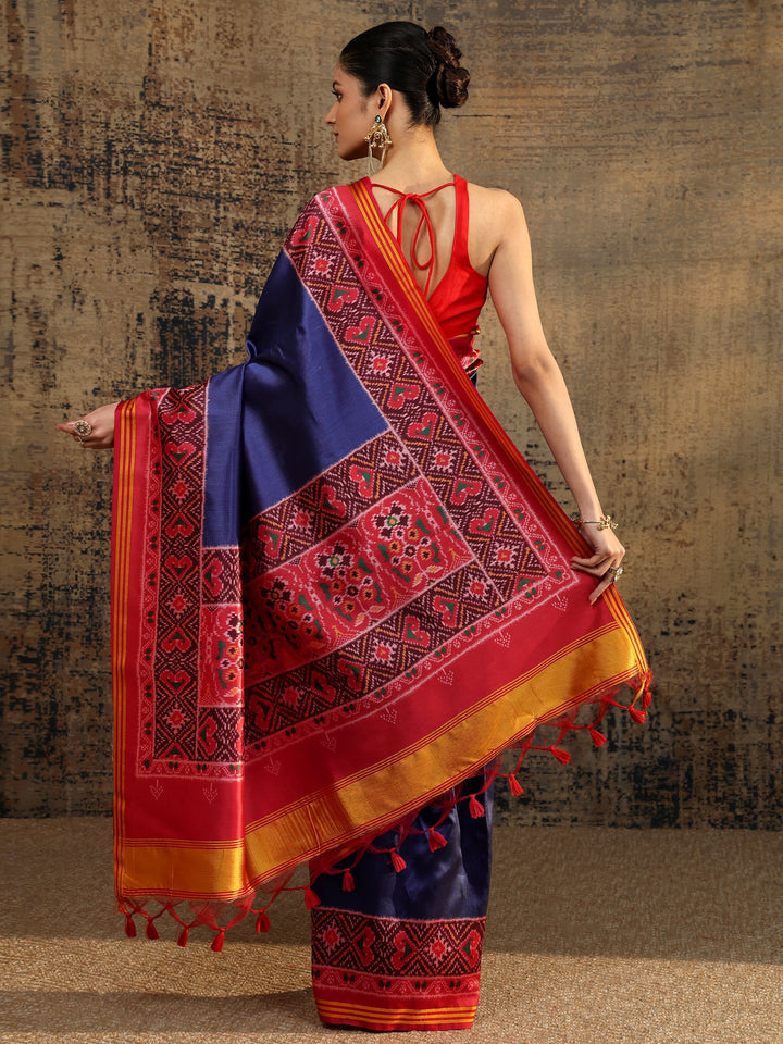 Blue Solid Silk Saree With Unstitched Blouse Piece