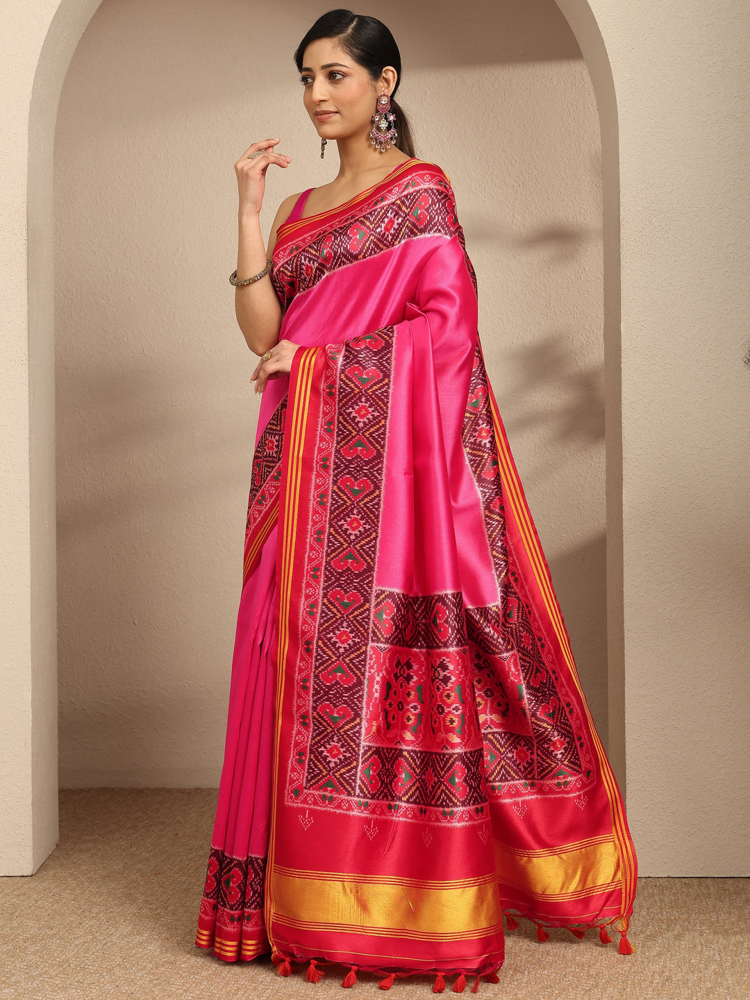 Pink Solid Silk Saree With Unstitched Blouse Piece