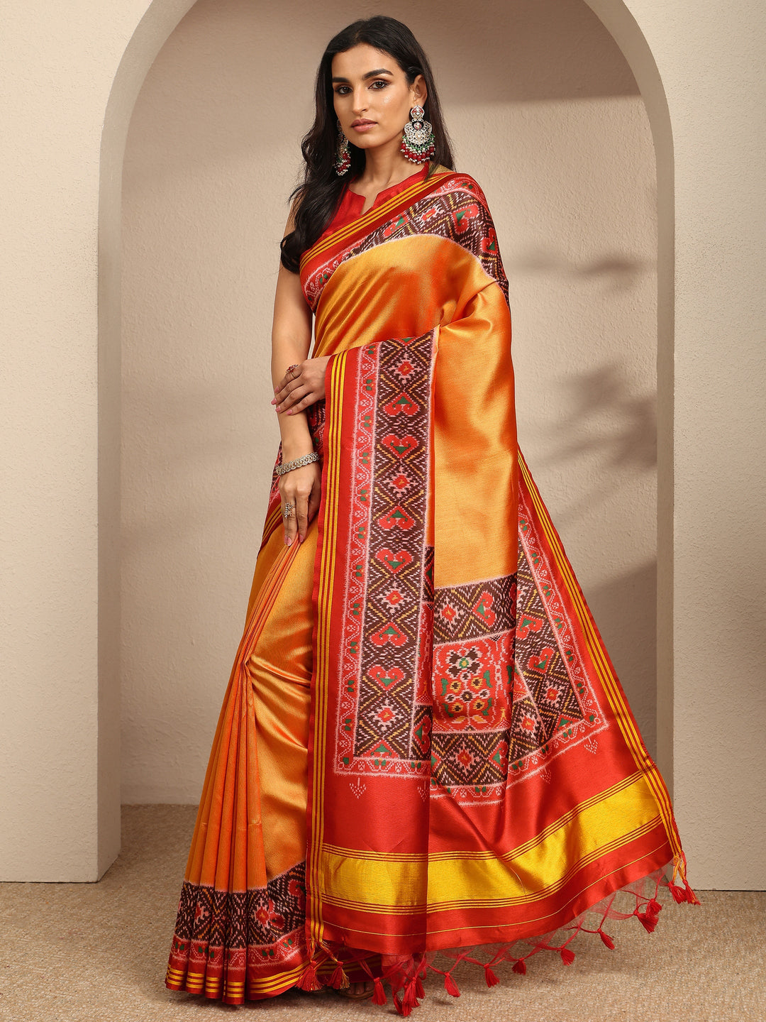 Mustard Solid Silk Saree With Unstitched Blouse Piece