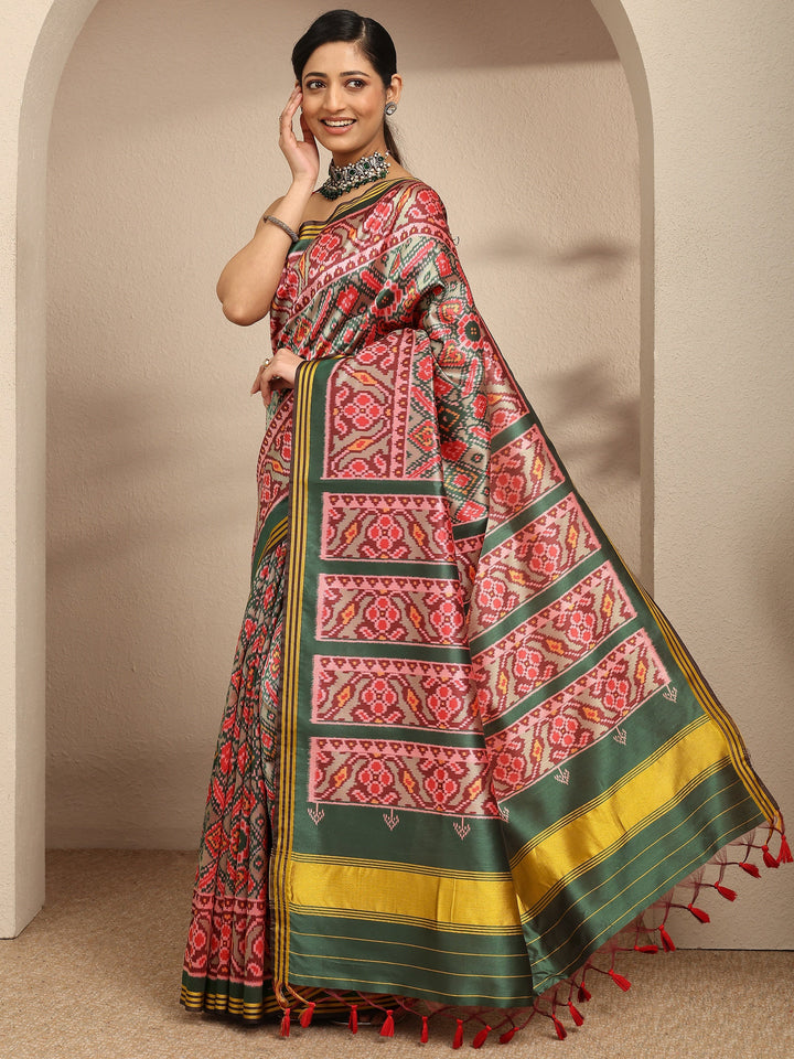 Green Printed Silk Saree With Unstitched Blouse Piece