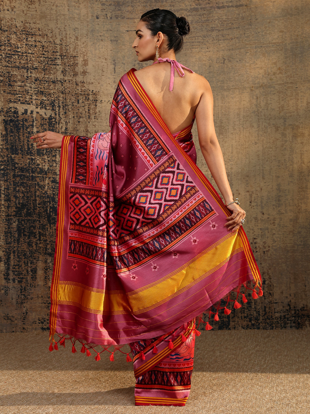 Pink Printed Silk Saree With Unstitched Blouse Piece