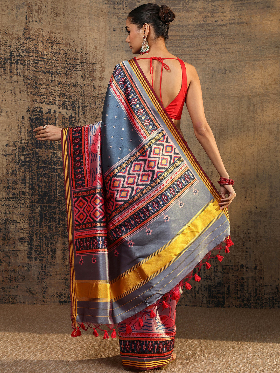 Blue Printed Silk Saree With Unstitched Blouse Piece