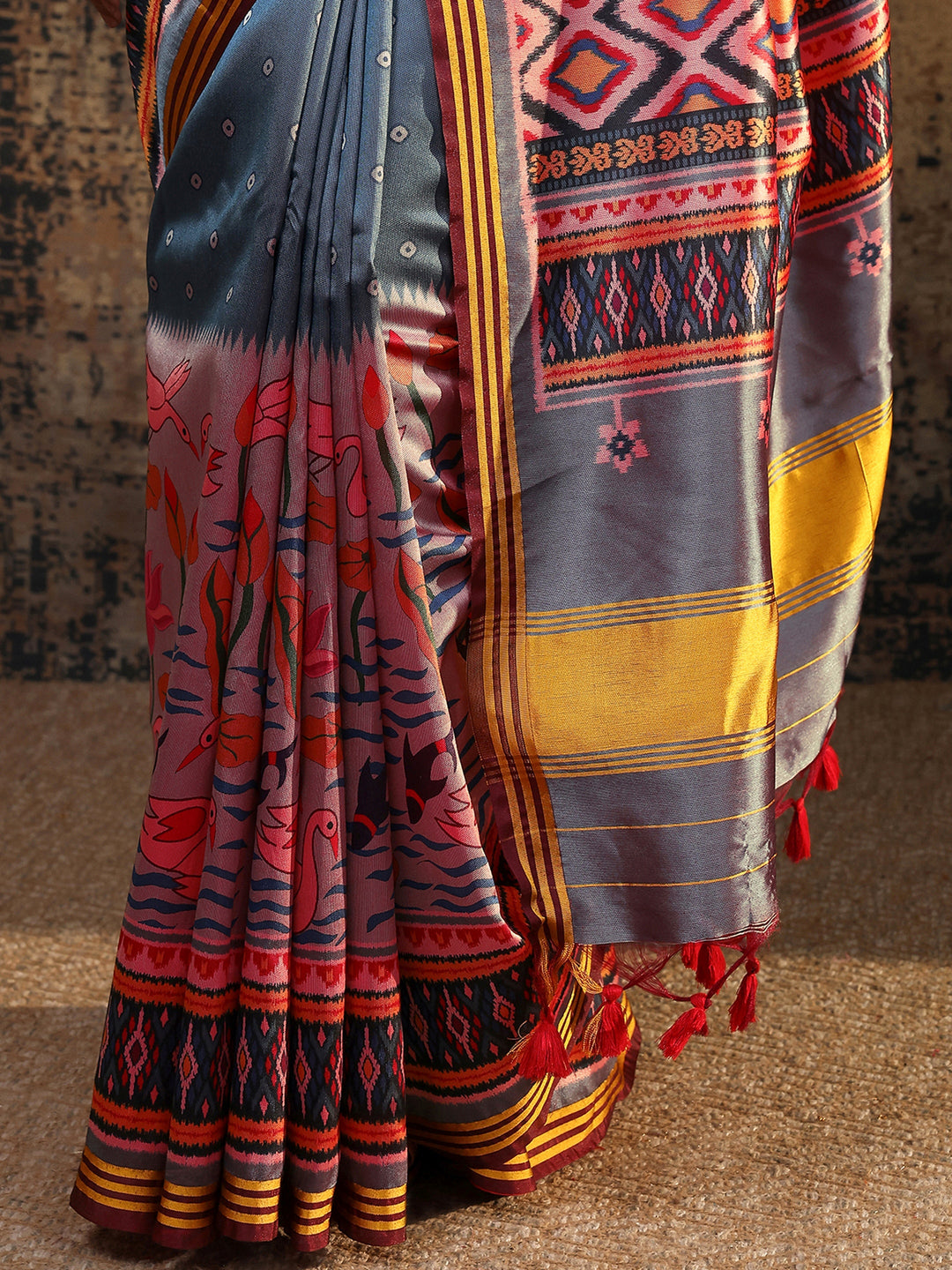 Blue Printed Silk Saree With Unstitched Blouse Piece