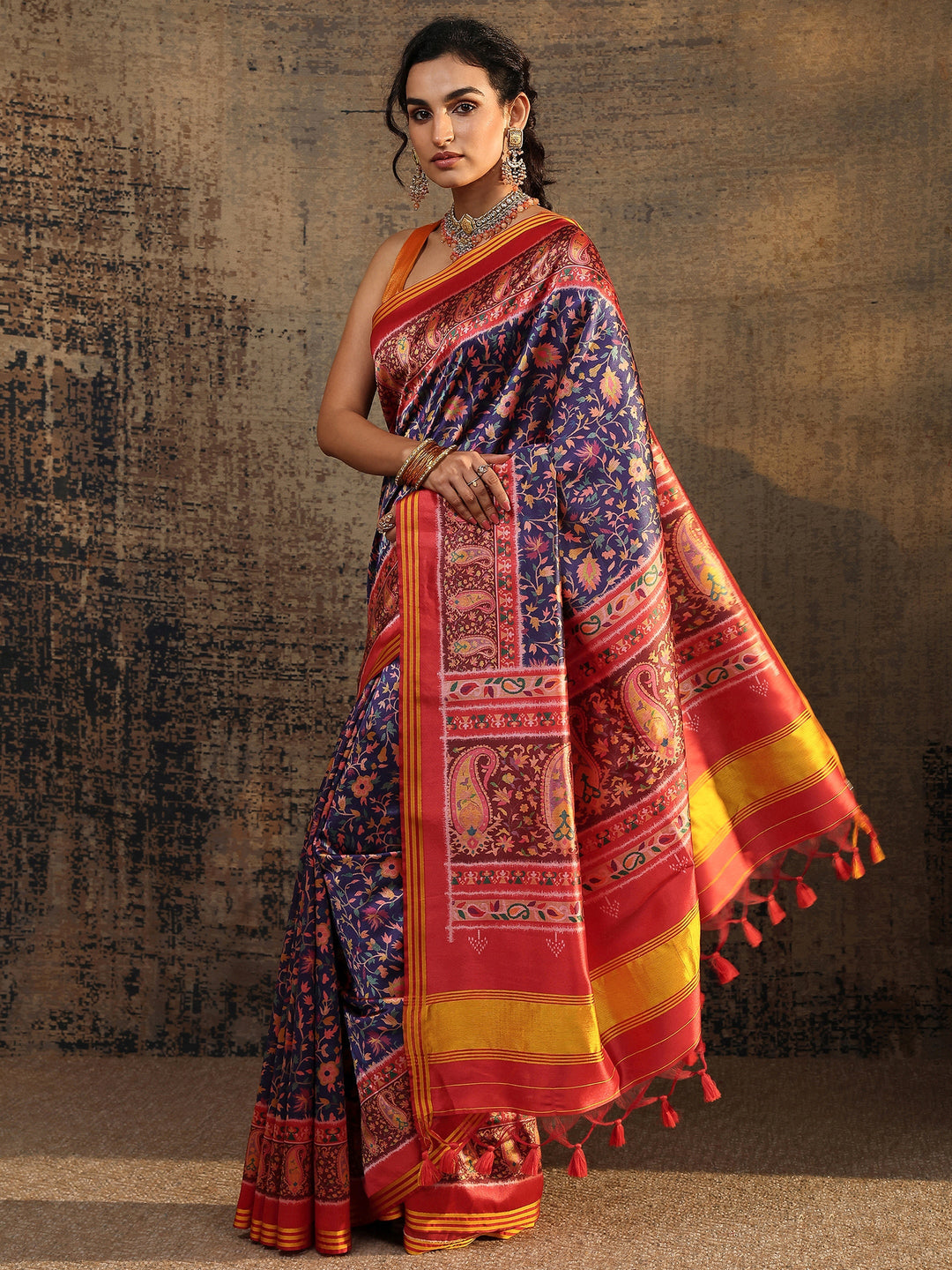 Red Printed Silk Saree With Unstitched Blouse Piece
