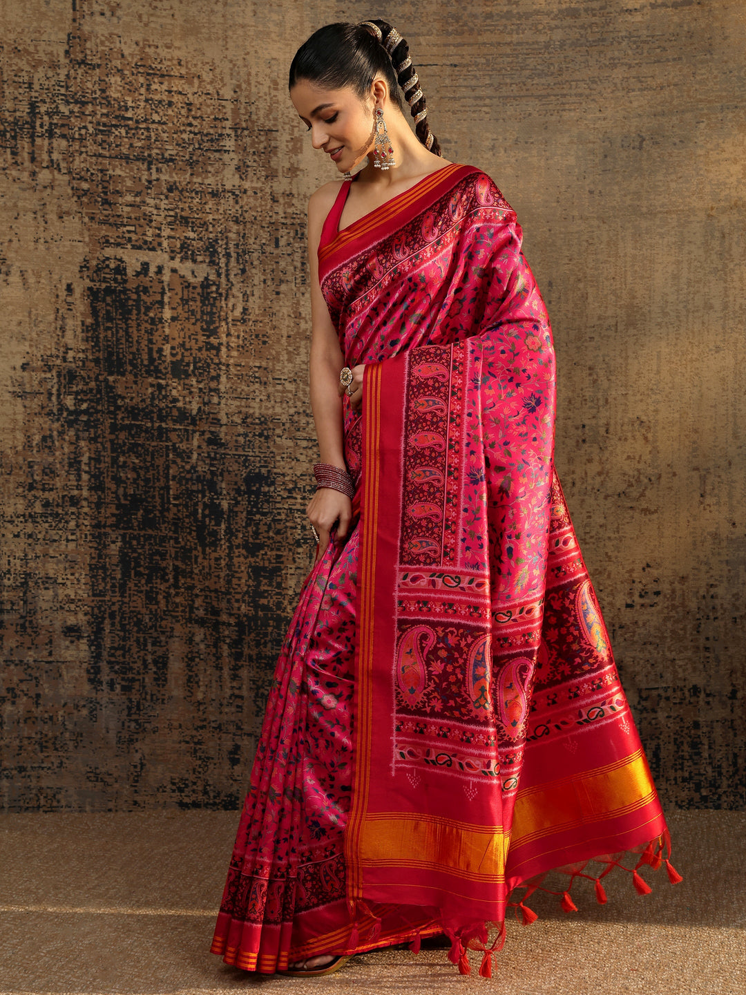 Pink Printed Silk Saree With Unstitched Blouse Piece