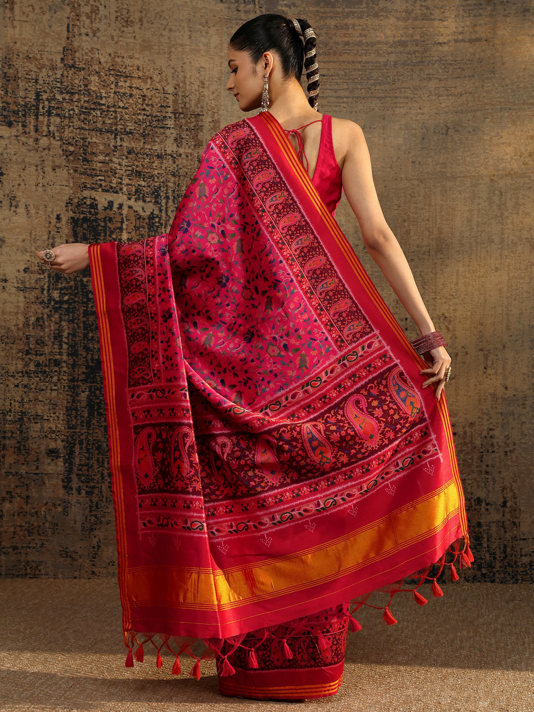 Pink Printed Silk Saree With Unstitched Blouse Piece