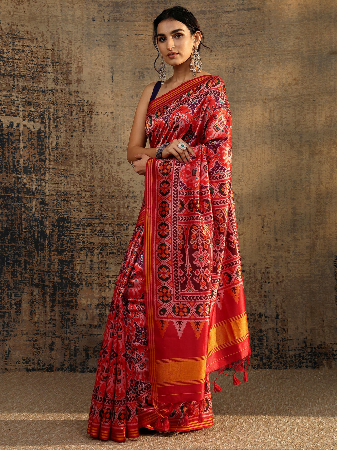 Multi Abstract Printed Silk Saree With Unstitched Blouse Piece