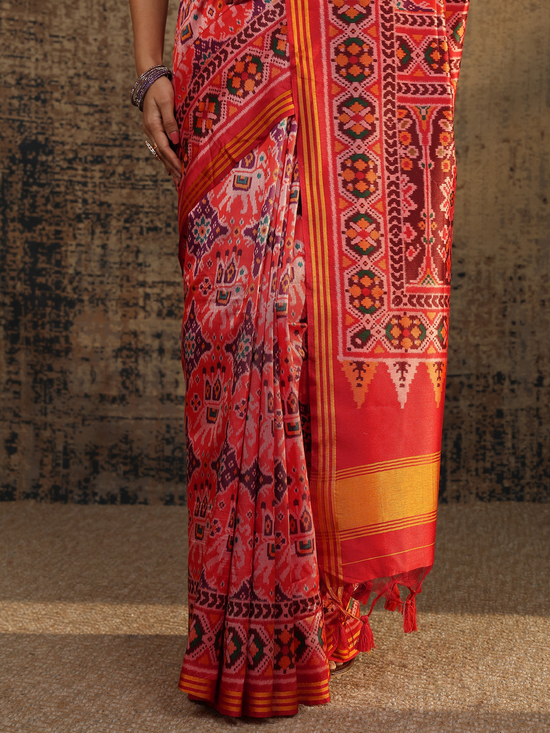 Multi Abstract Printed Silk Saree With Unstitched Blouse Piece