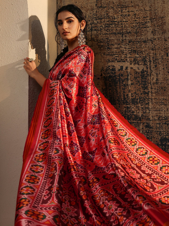 Multi Abstract Printed Silk Saree With Unstitched Blouse Piece