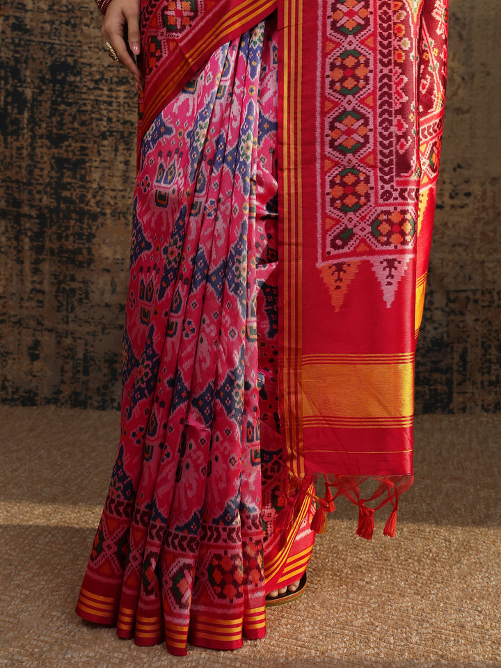 Multi Abstract Printed Silk Saree With Unstitched Blouse Piece