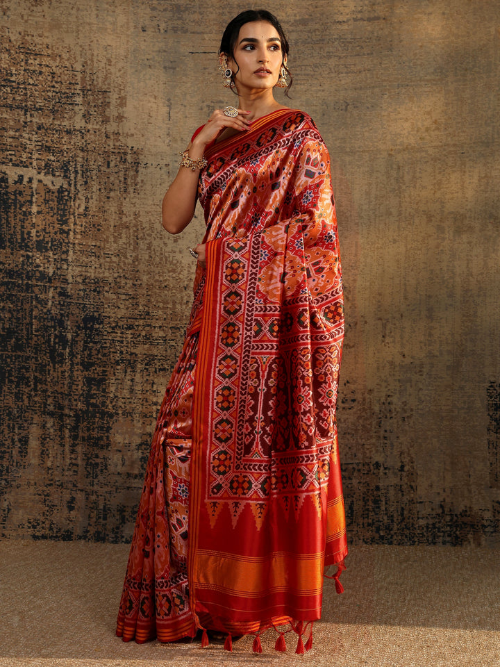 Multi Abstract Printed Silk Saree With Unstitched Blouse Piece