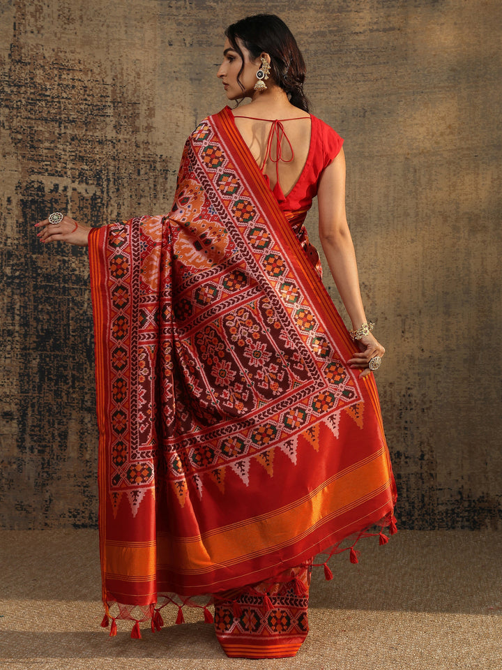 Multi Abstract Printed Silk Saree With Unstitched Blouse Piece