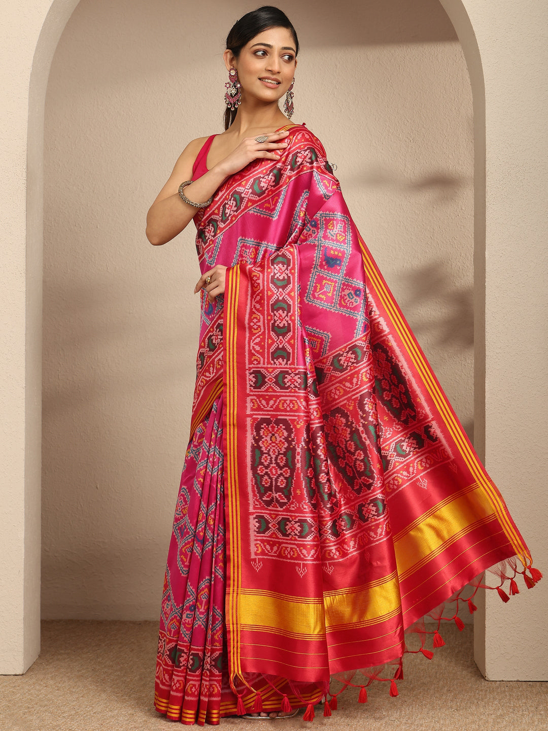 Pink Printed Silk Saree With Unstitched Blouse Piece