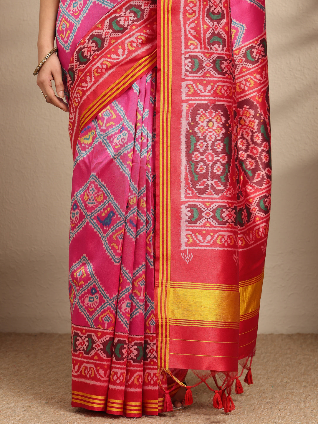 Pink Printed Silk Saree With Unstitched Blouse Piece