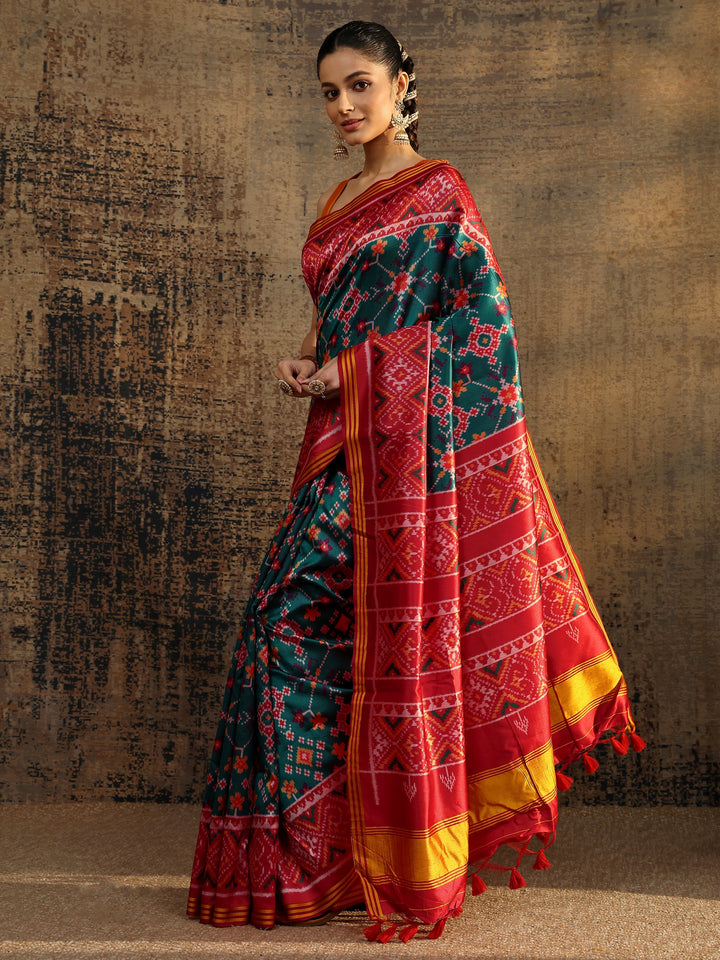 Blue Printed Silk Saree With Unstitched Blouse Piece