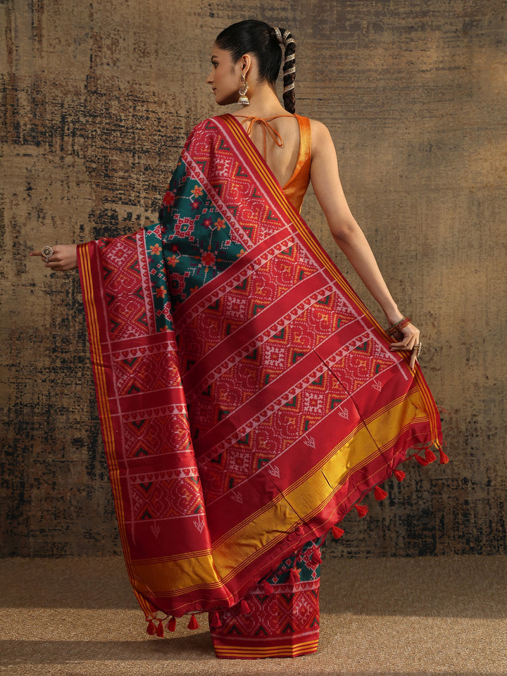 Blue Printed Silk Saree With Unstitched Blouse Piece