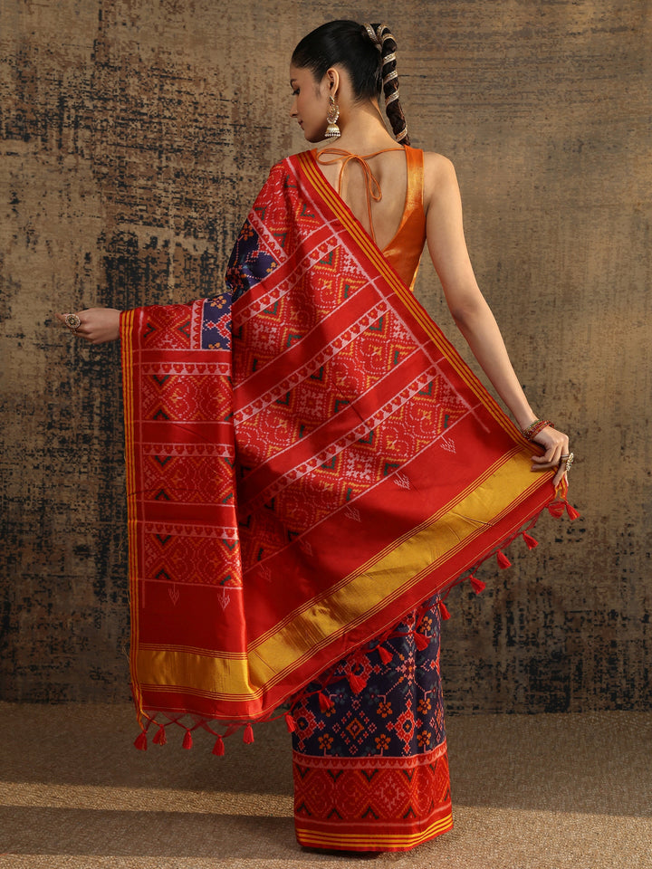 Blue Printed Silk Saree With Unstitched Blouse Piece