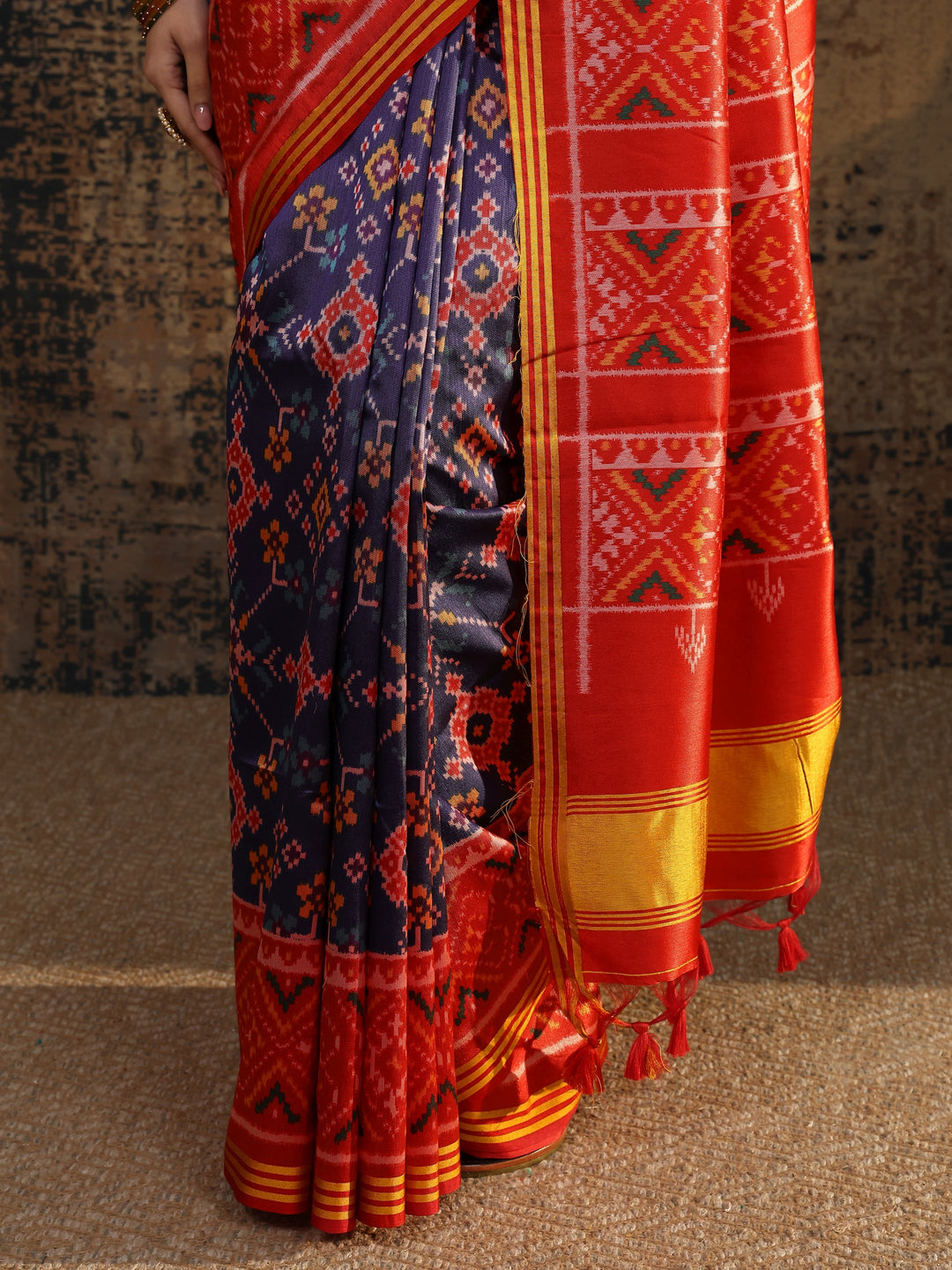 Blue Printed Silk Saree With Unstitched Blouse Piece