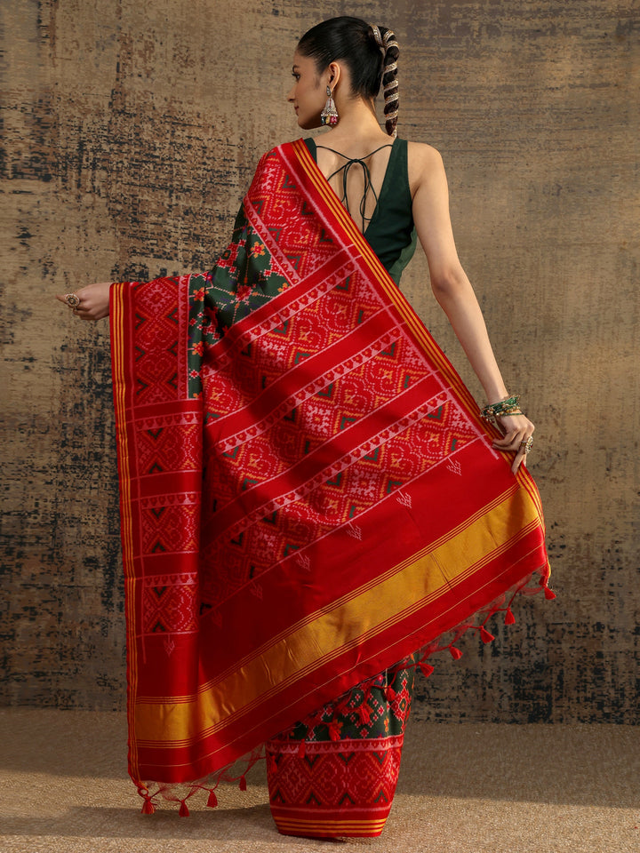 Green Printed Silk Saree With Unstitched Blouse Piece