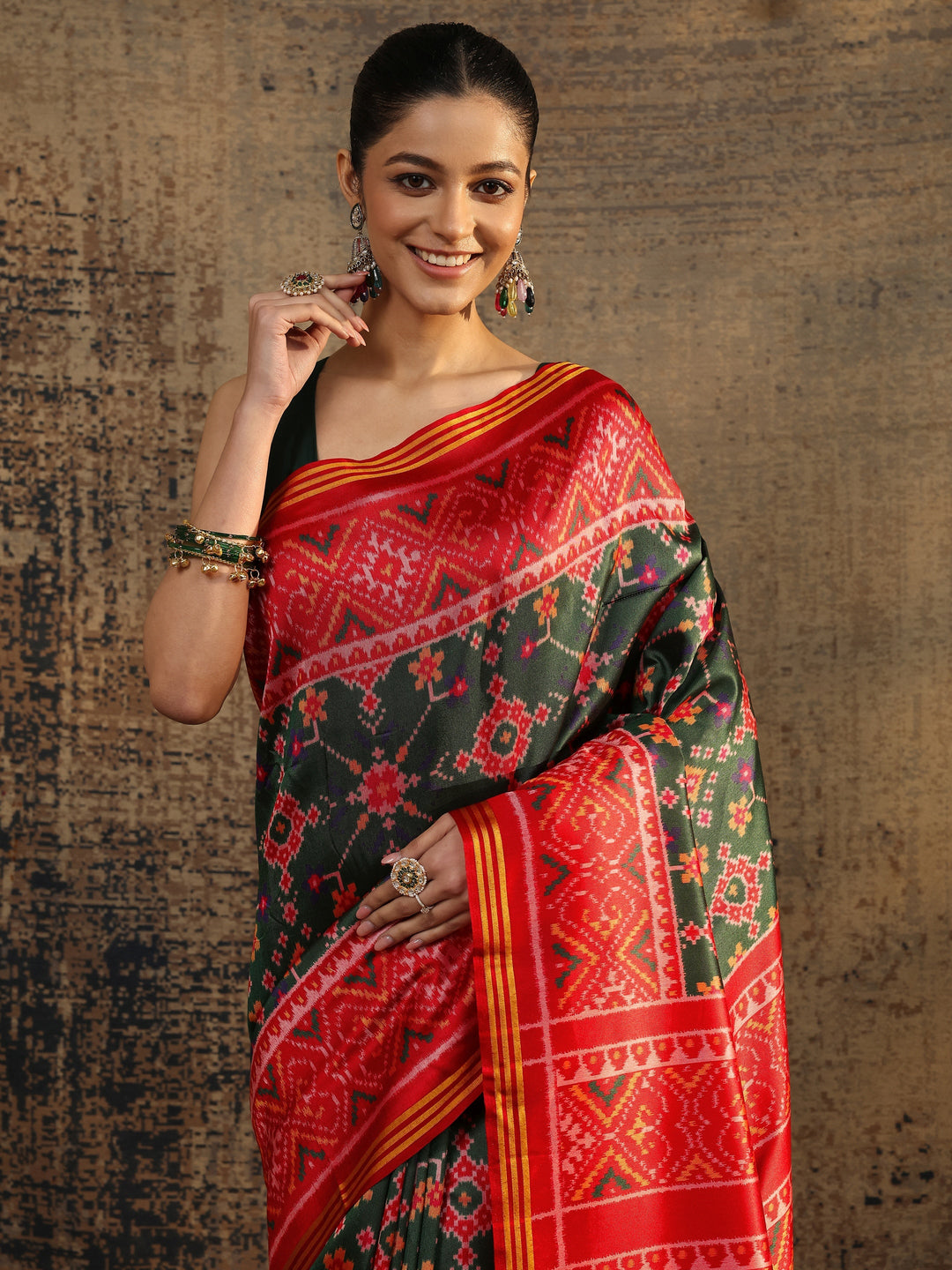 Green Printed Silk Saree With Unstitched Blouse Piece