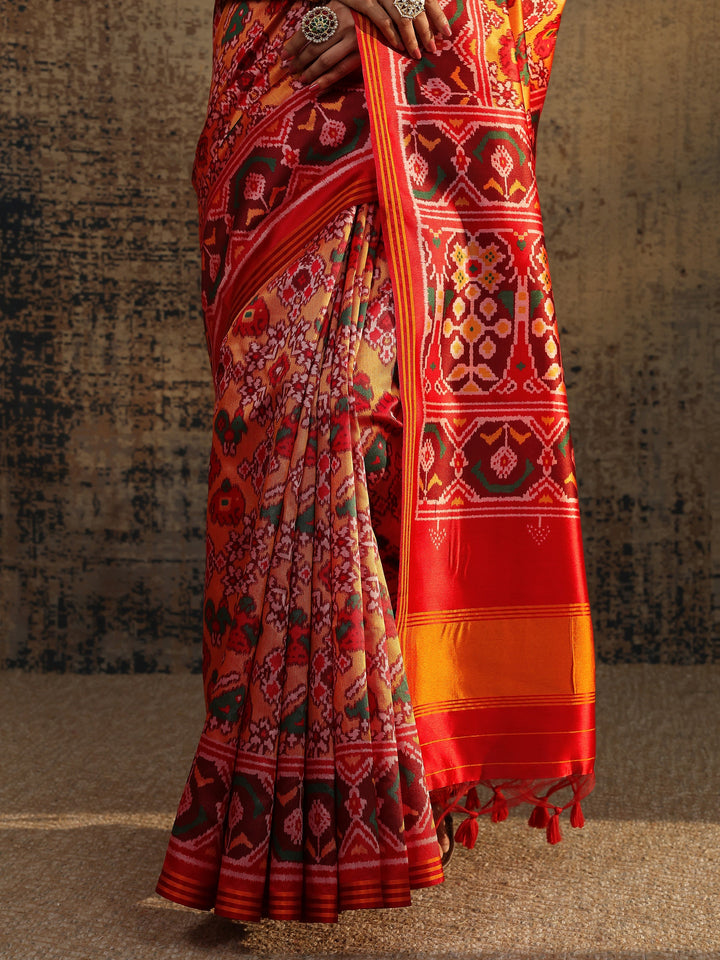 Mustard Printed Silk Saree With Unstitched Blouse Piece