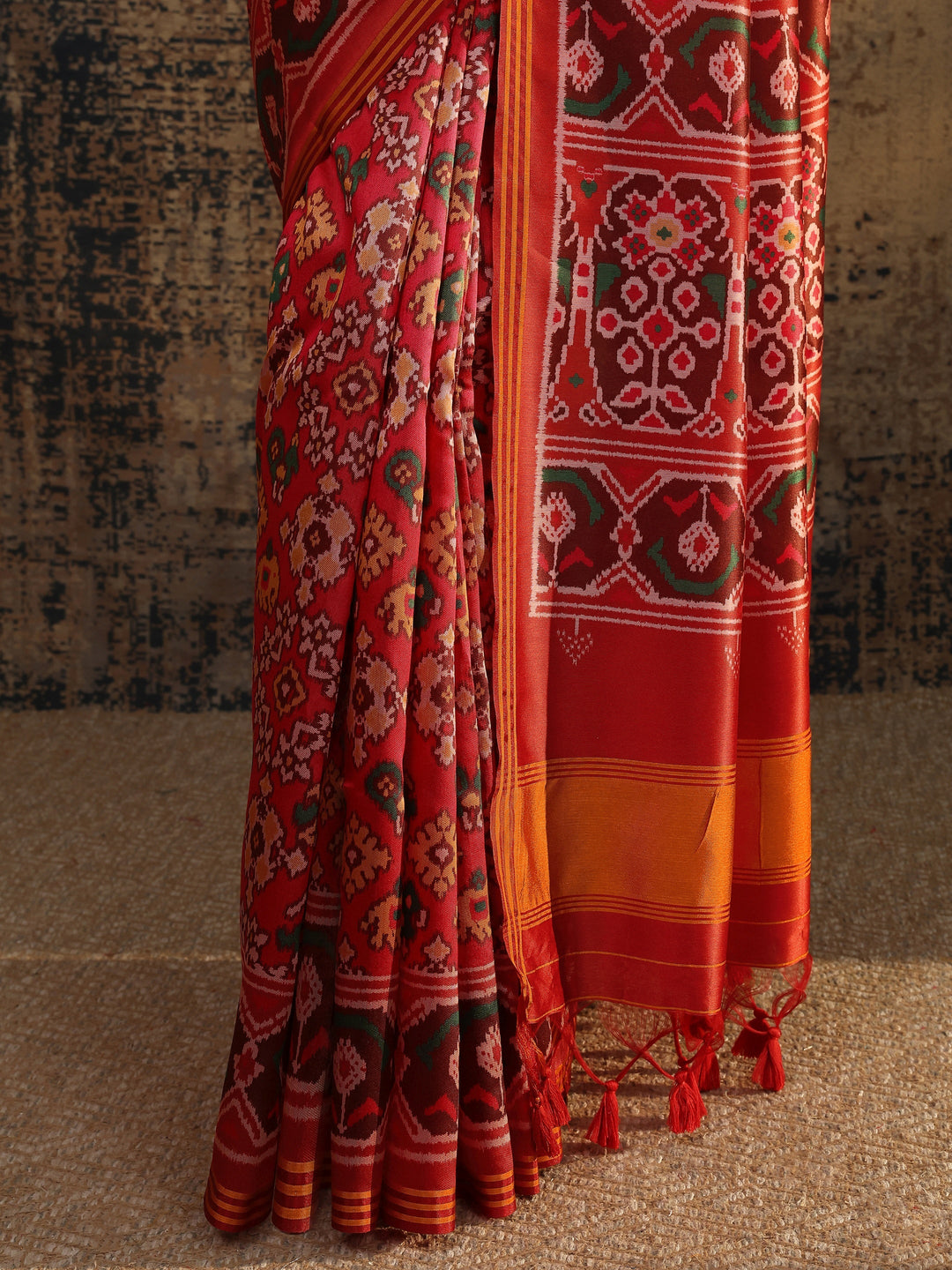 Pink Printed Silk Saree With Unstitched Blouse Piece