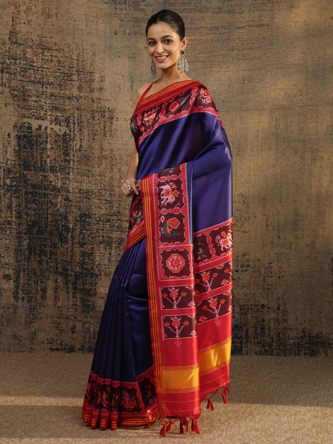 Navy Blue Solid Silk Saree With Unstitched Blouse Piece