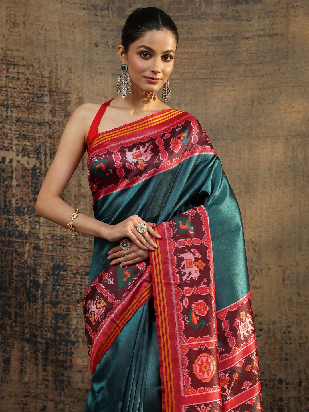 Green Solid Silk Saree With Unstitched Blouse Piece