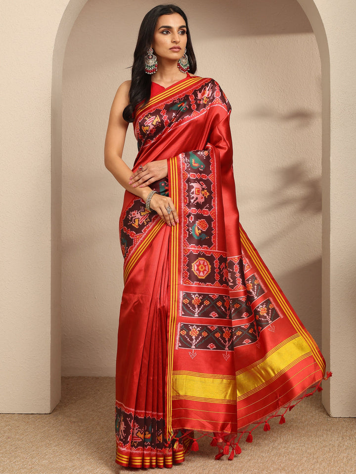 Red Solid Silk Saree With Unstitched Blouse Piece