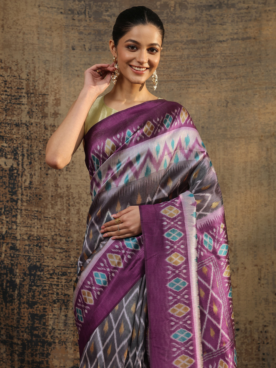 Grey Printed Silk Saree With Unstitched Blouse Piece