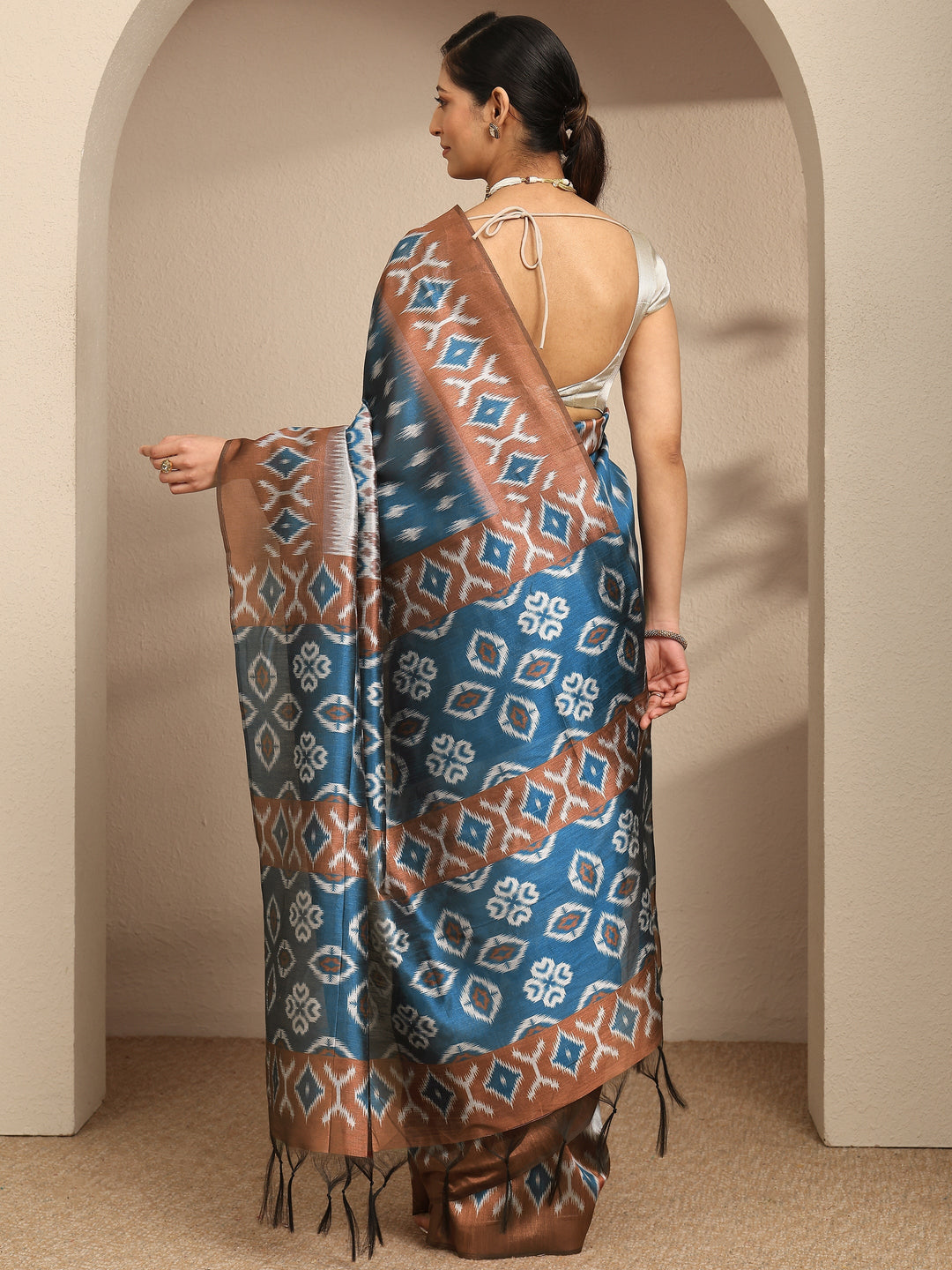 Blue Printed Silk Saree With Unstitched Blouse Piece