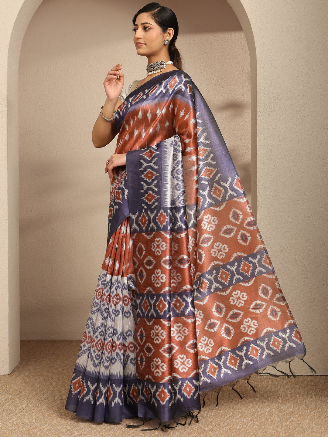 Rust Printed Silk Saree With Unstitched Blouse Piece