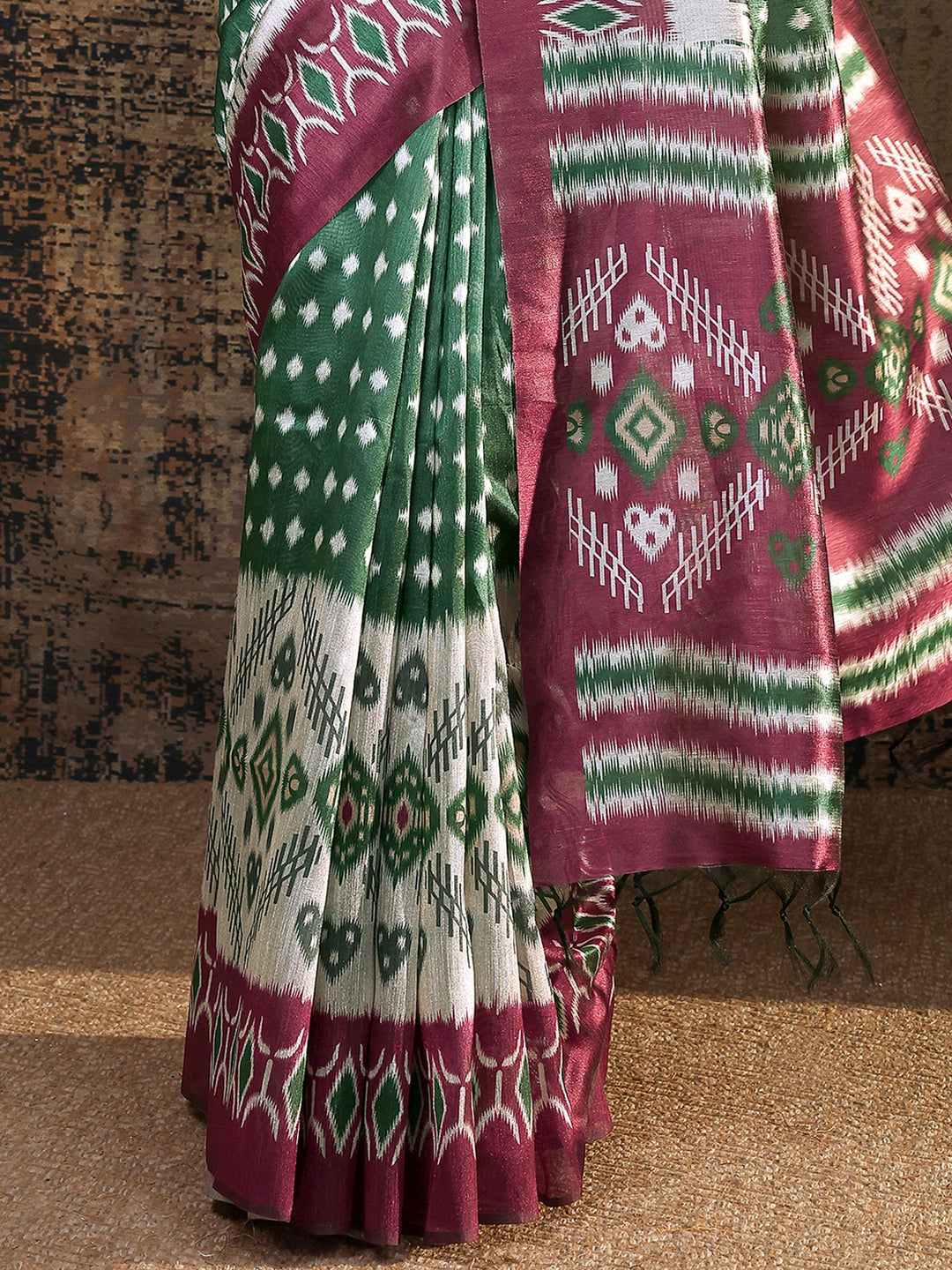 Green Ikat Printed Silk Saree With Unstitched Blouse Piece