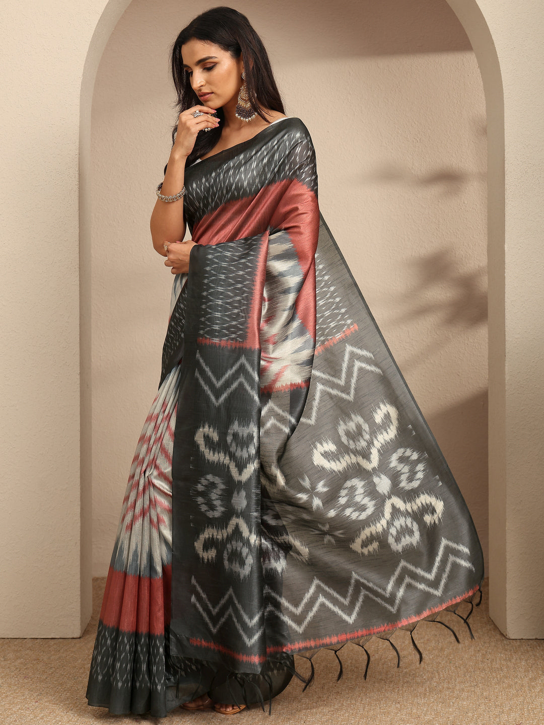 Black Abstract Printed Silk Saree With Unstitched Blouse Piece