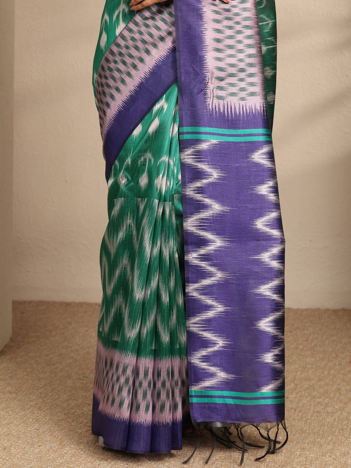 Green Chevron Printed Silk Saree With Unstitched Blouse Piece
