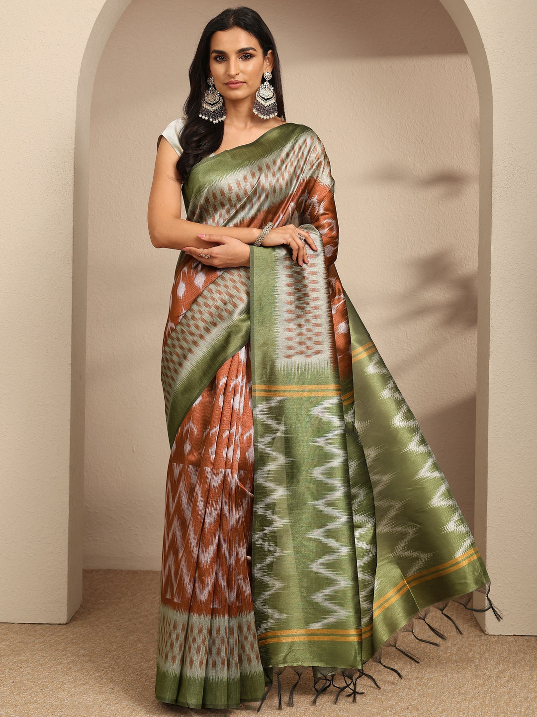 Rust Chevron Printed Silk Saree With Unstitched Blouse Piece