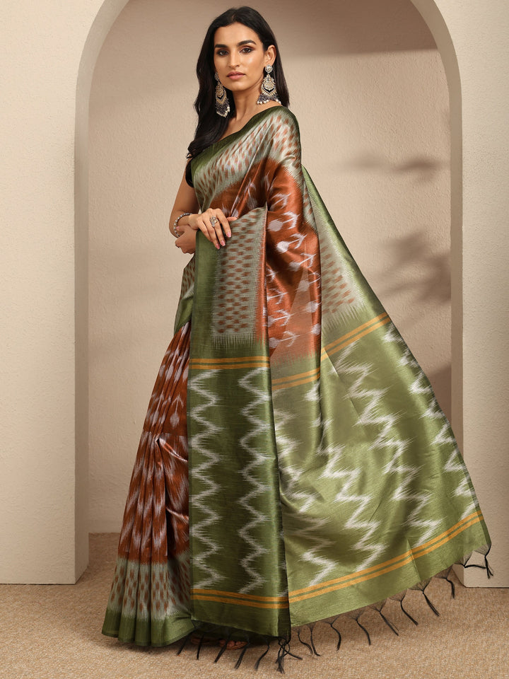 Rust Chevron Printed Silk Saree With Unstitched Blouse Piece