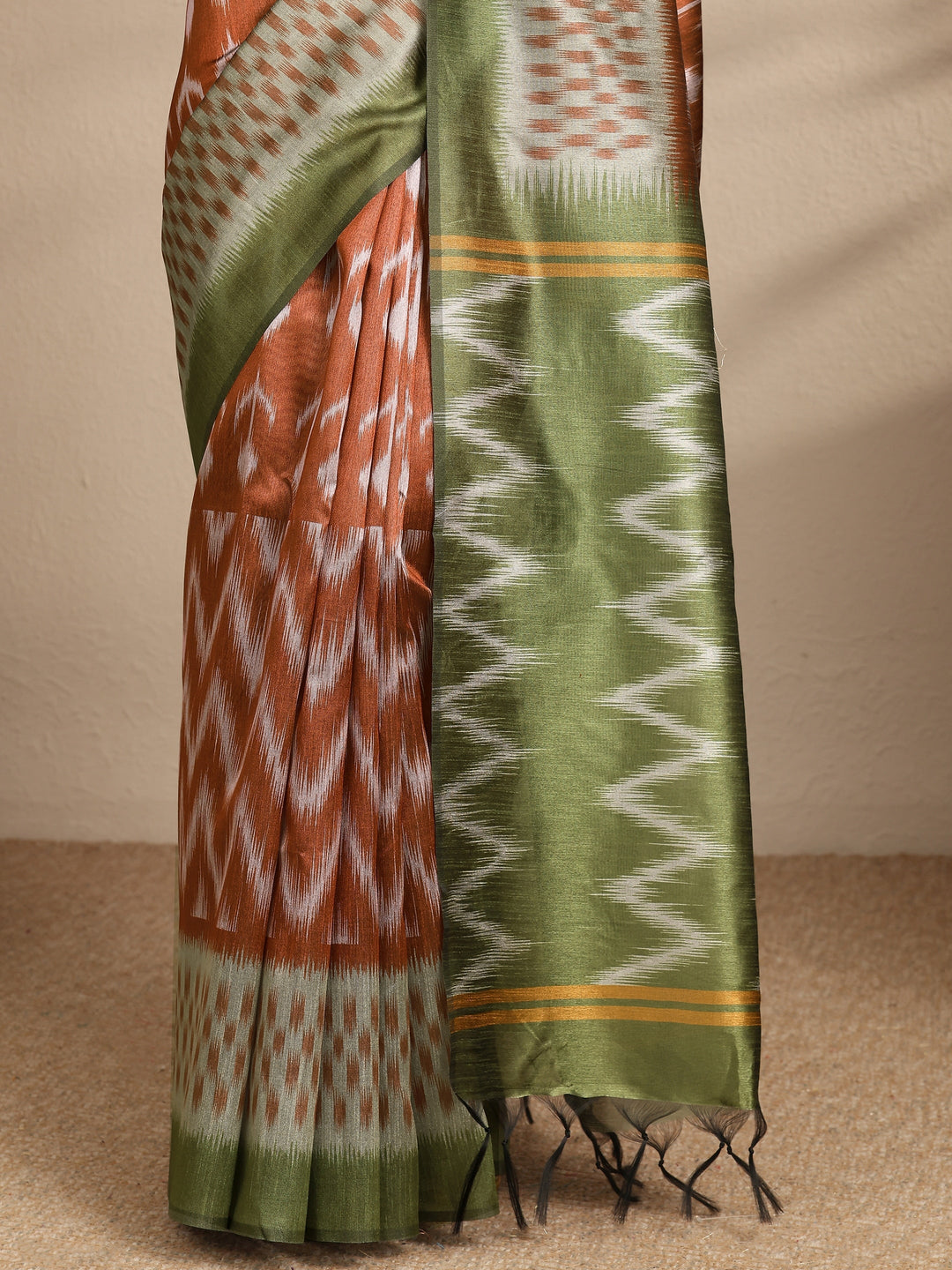 Rust Chevron Printed Silk Saree With Unstitched Blouse Piece