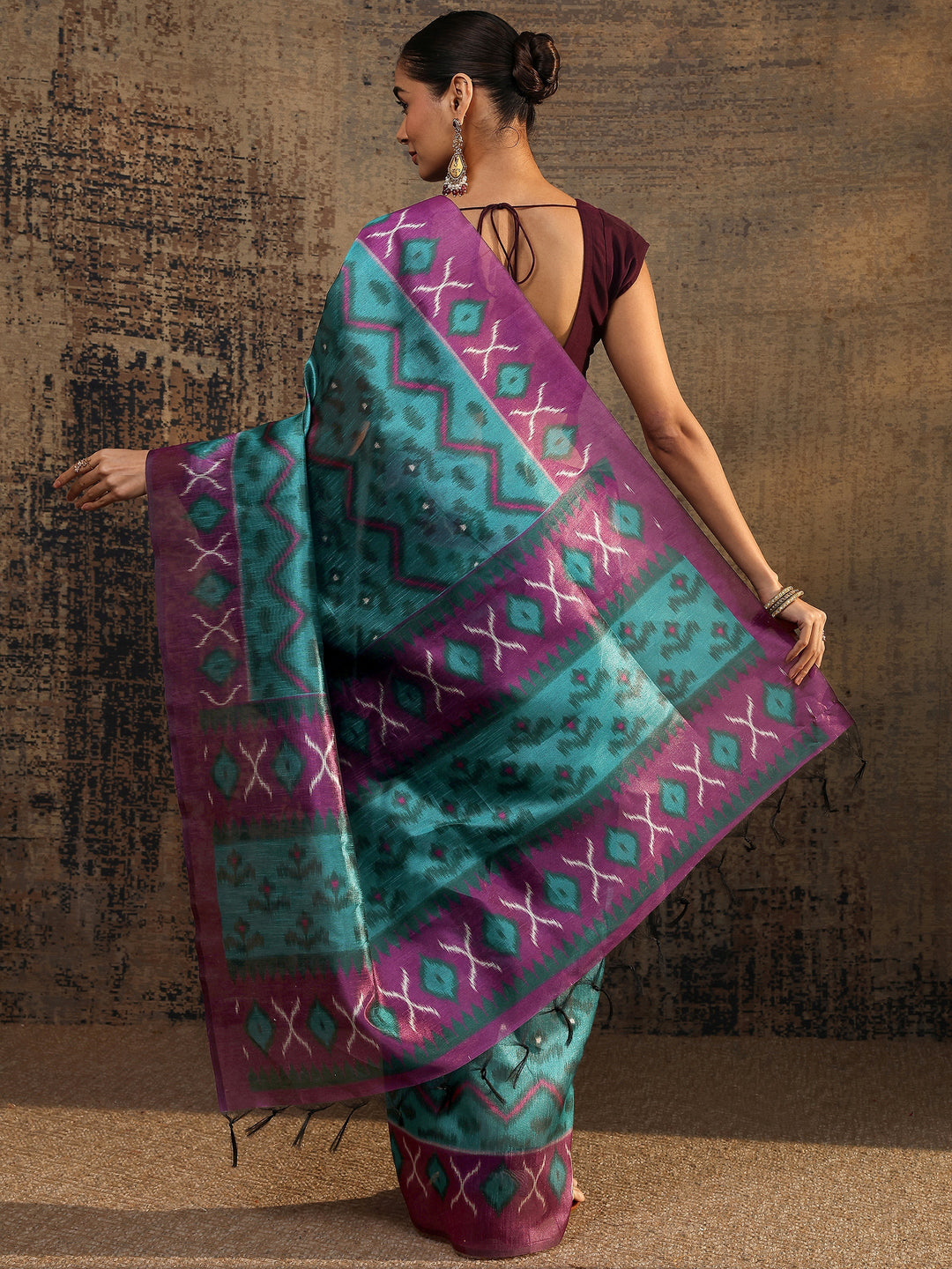 Teal Ikat Printed Silk Saree With Unstitched Blouse Piece