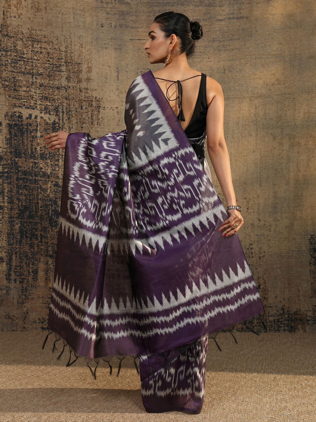 Purple Abstract Printed Silk Saree With Unstitched Blouse Piece