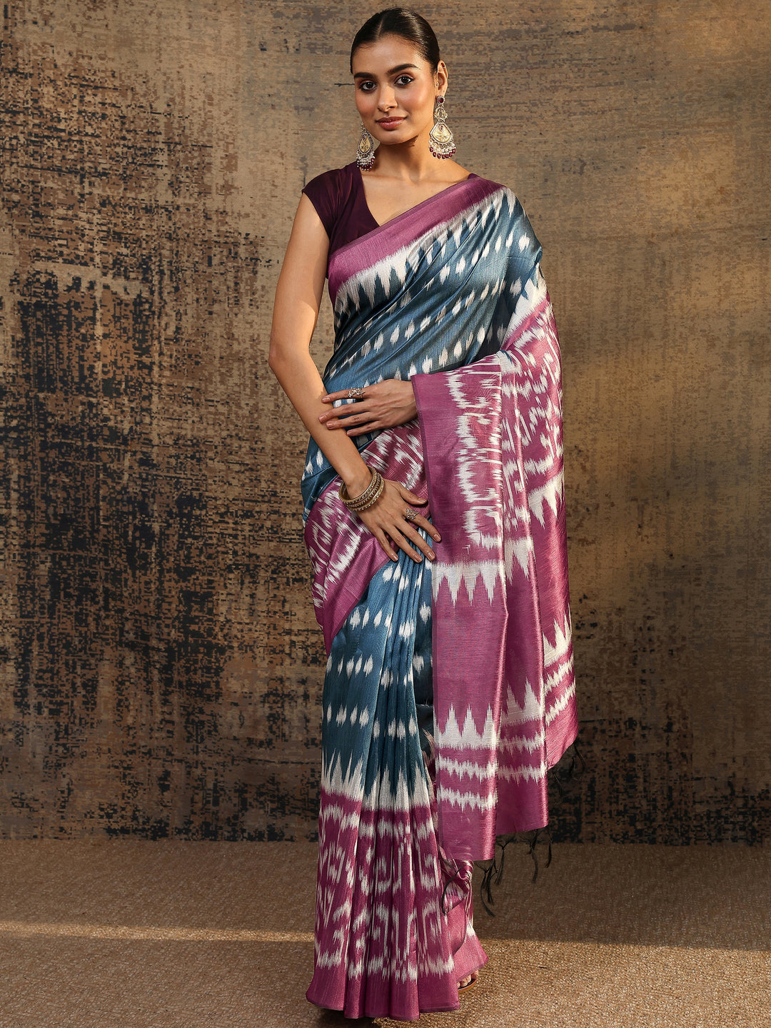 Magenta Ikat Printed Silk Saree With Unstitched Blouse Piece