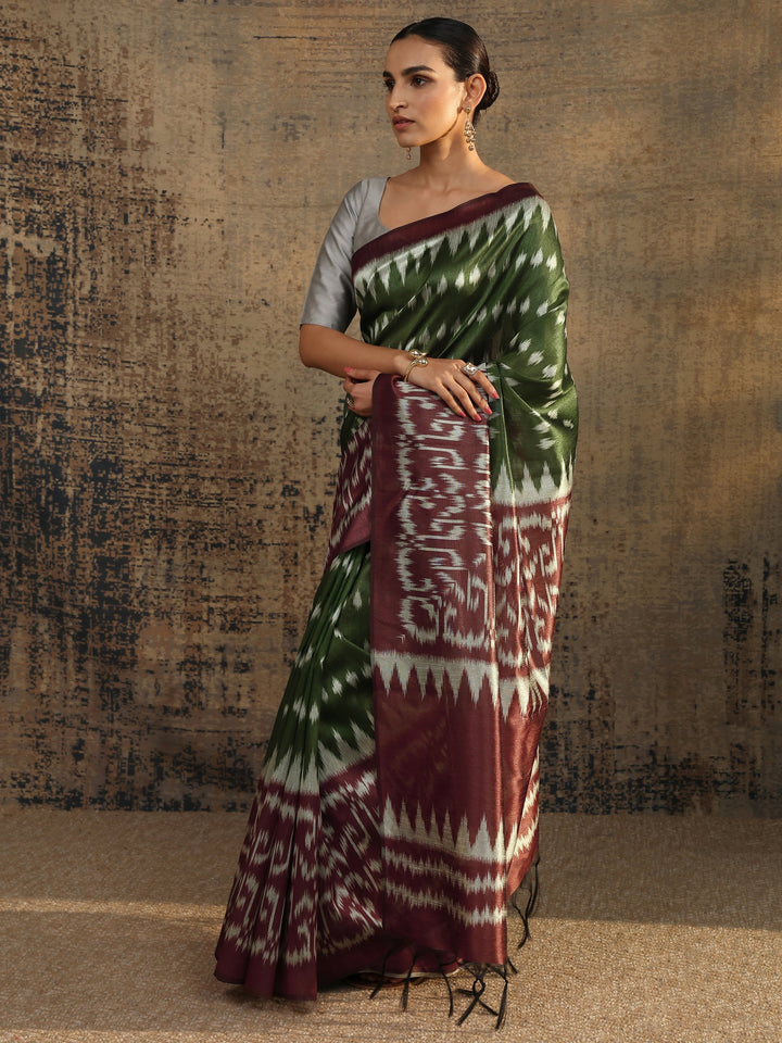 Green Abstract Printed Silk Saree With Unstitched Blouse Piece