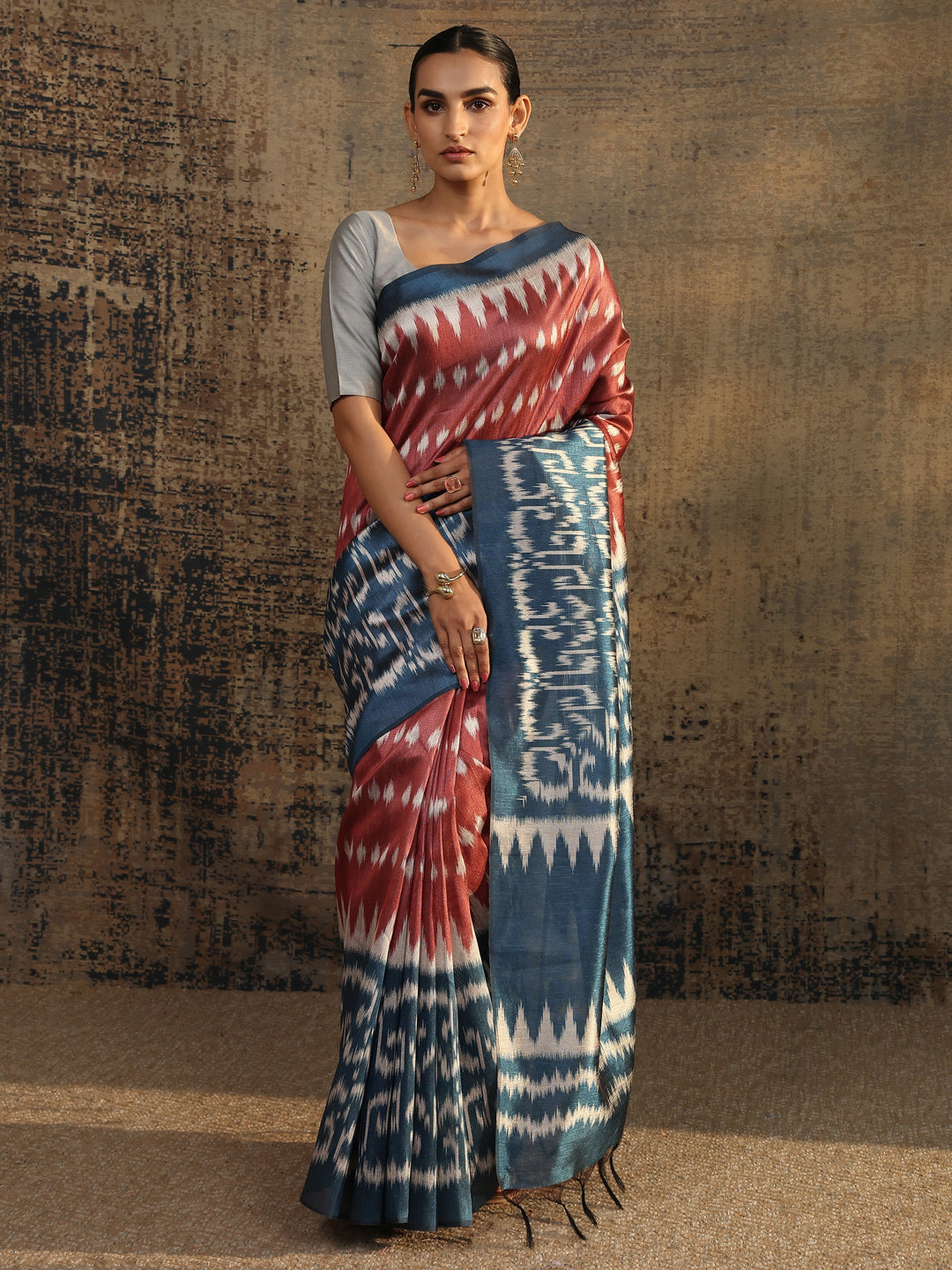 Rust Abstract Printed Silk Saree With Unstitched Blouse Piece