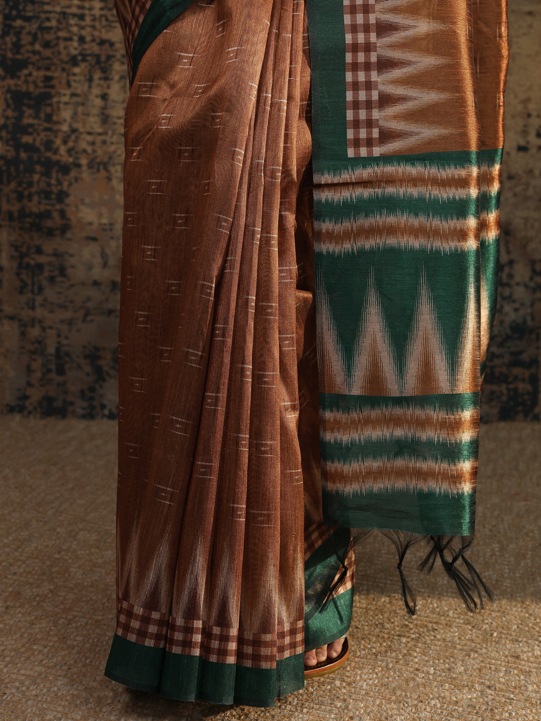 Brown Woven Design Silk Saree With Unstitched Blouse Piece