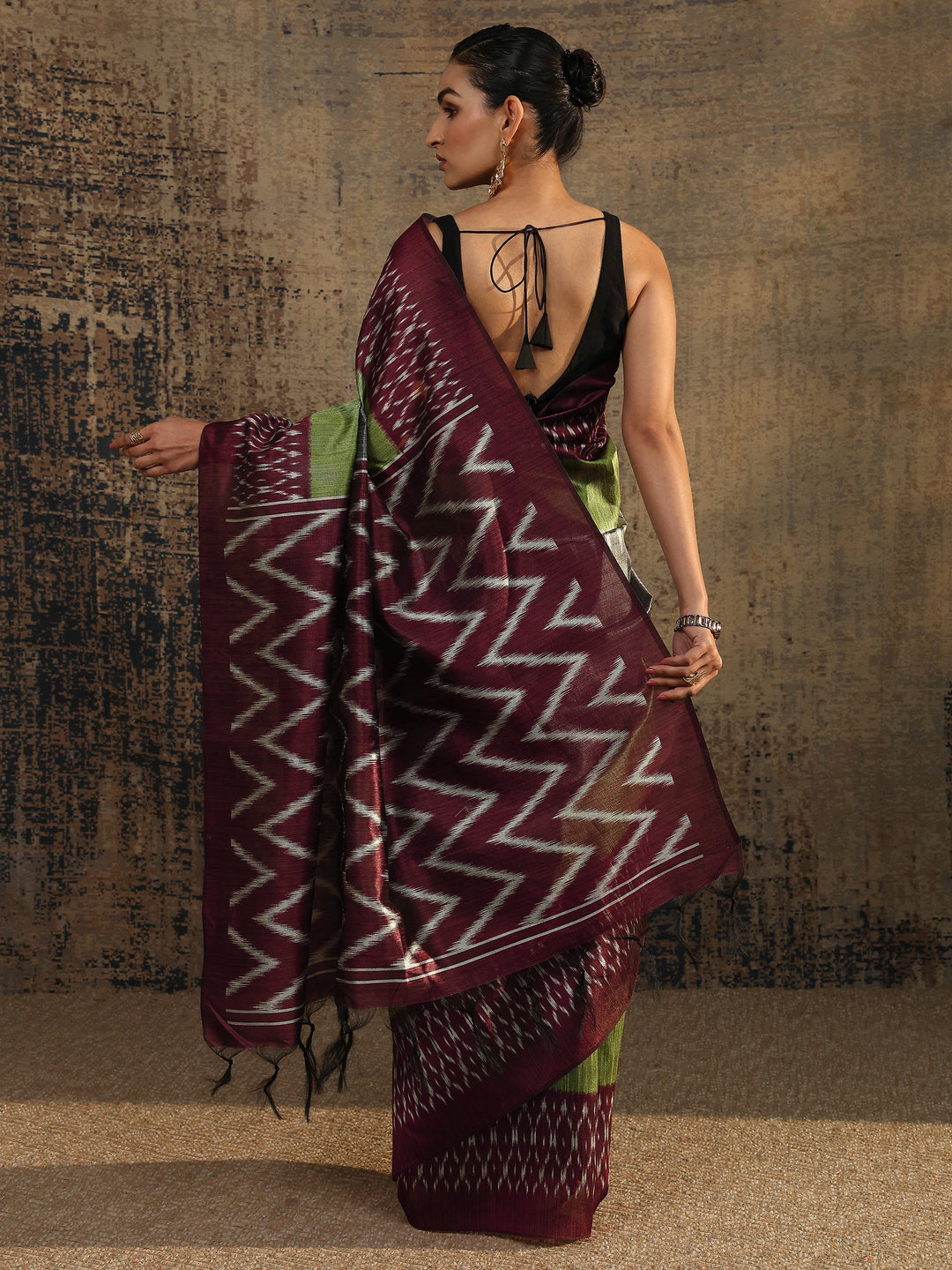 Multi Chevron Printed Silk Saree With Unstitched Blouse Piece