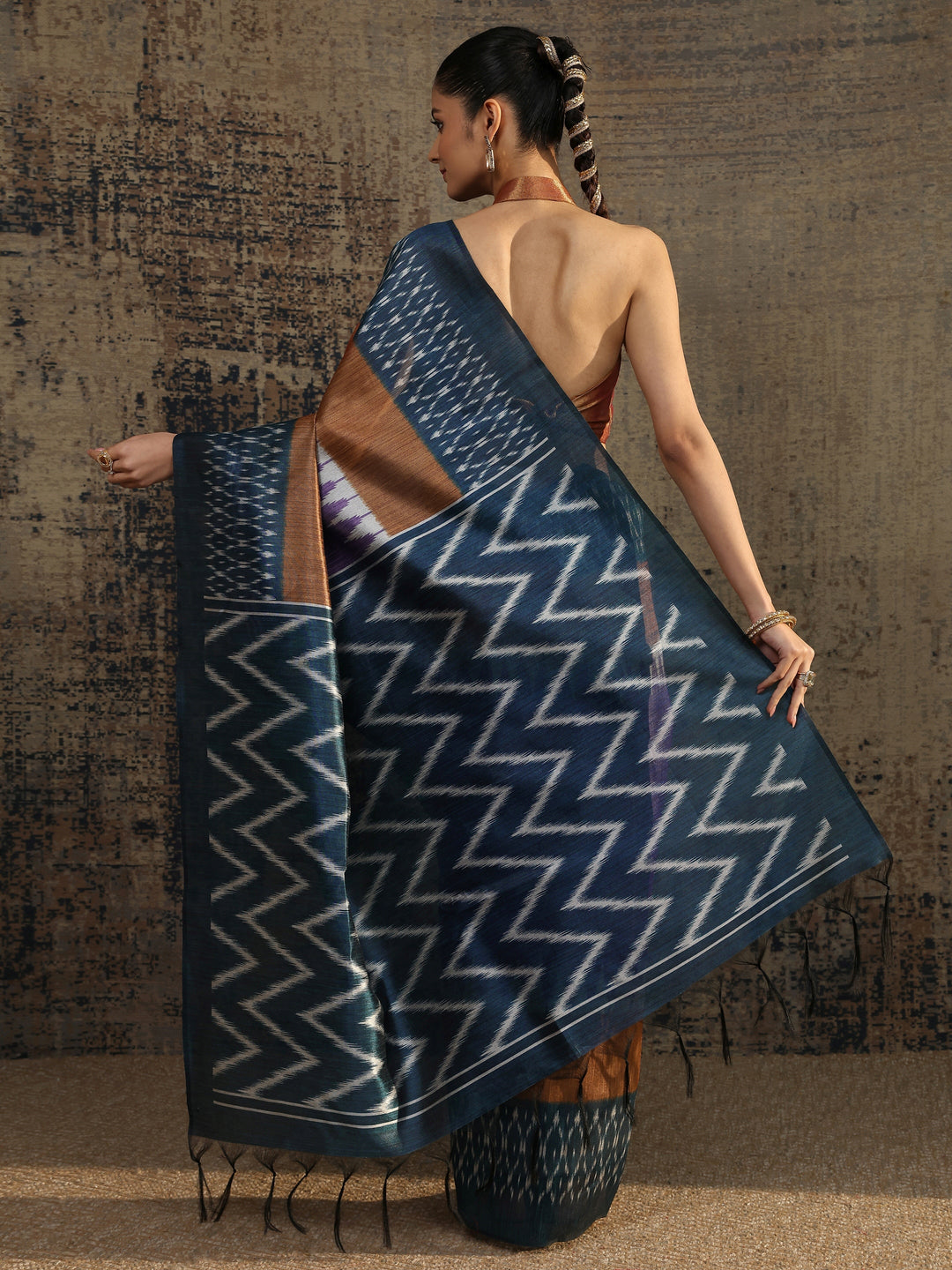 Multi Chevron Printed Silk Saree With Unstitched Blouse Piece
