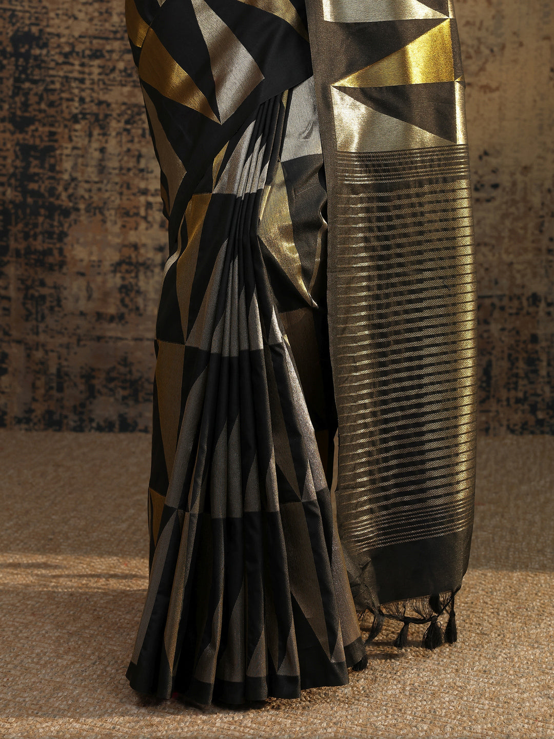 Black Woven Design Silk Blend Saree With Unstitched Blouse Piece
