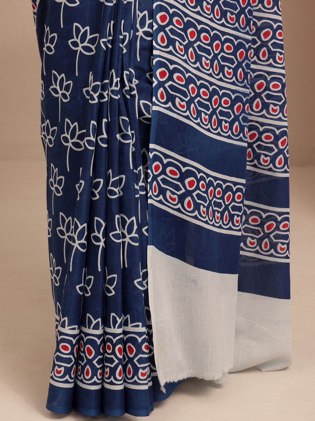 Blue Printed Cotton Saree With Unstitched Blouse Piece